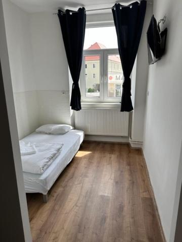 Gostilna In Apartmaji Zlati Lev - Maribor Luaran gambar